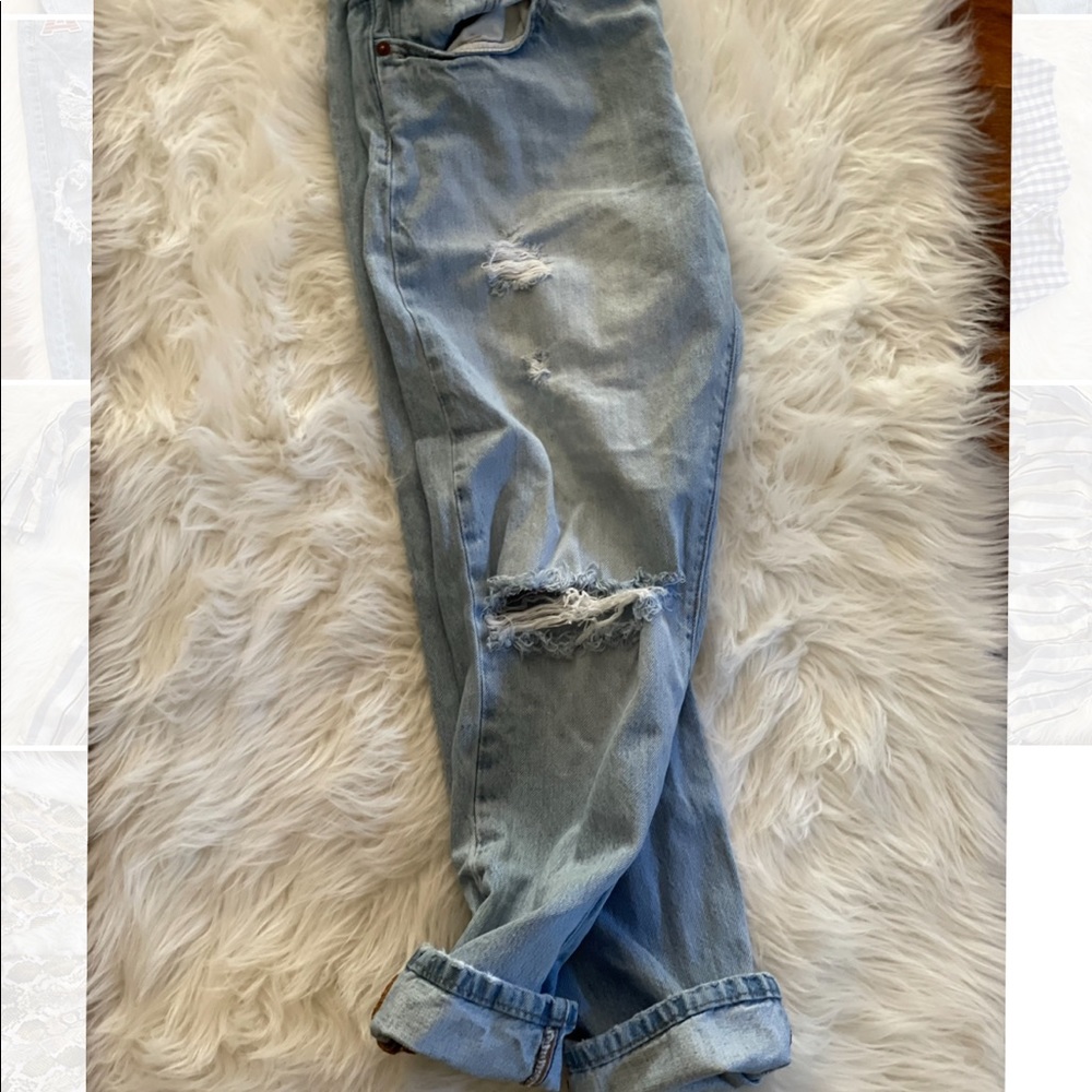 Distressed Boyfriend Jeans